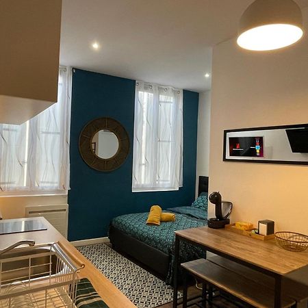 Apartamento Chez Jean-Yves Et Zoe - La Boheme - Au Calme, Tres Propre, Proche Parkings Niort Exterior foto