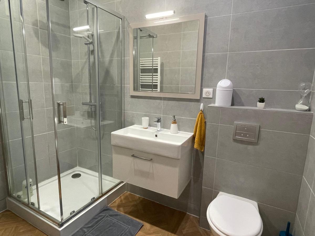 Apartamento Chez Jean-Yves Et Zoe - La Boheme - Au Calme, Tres Propre, Proche Parkings Niort Exterior foto