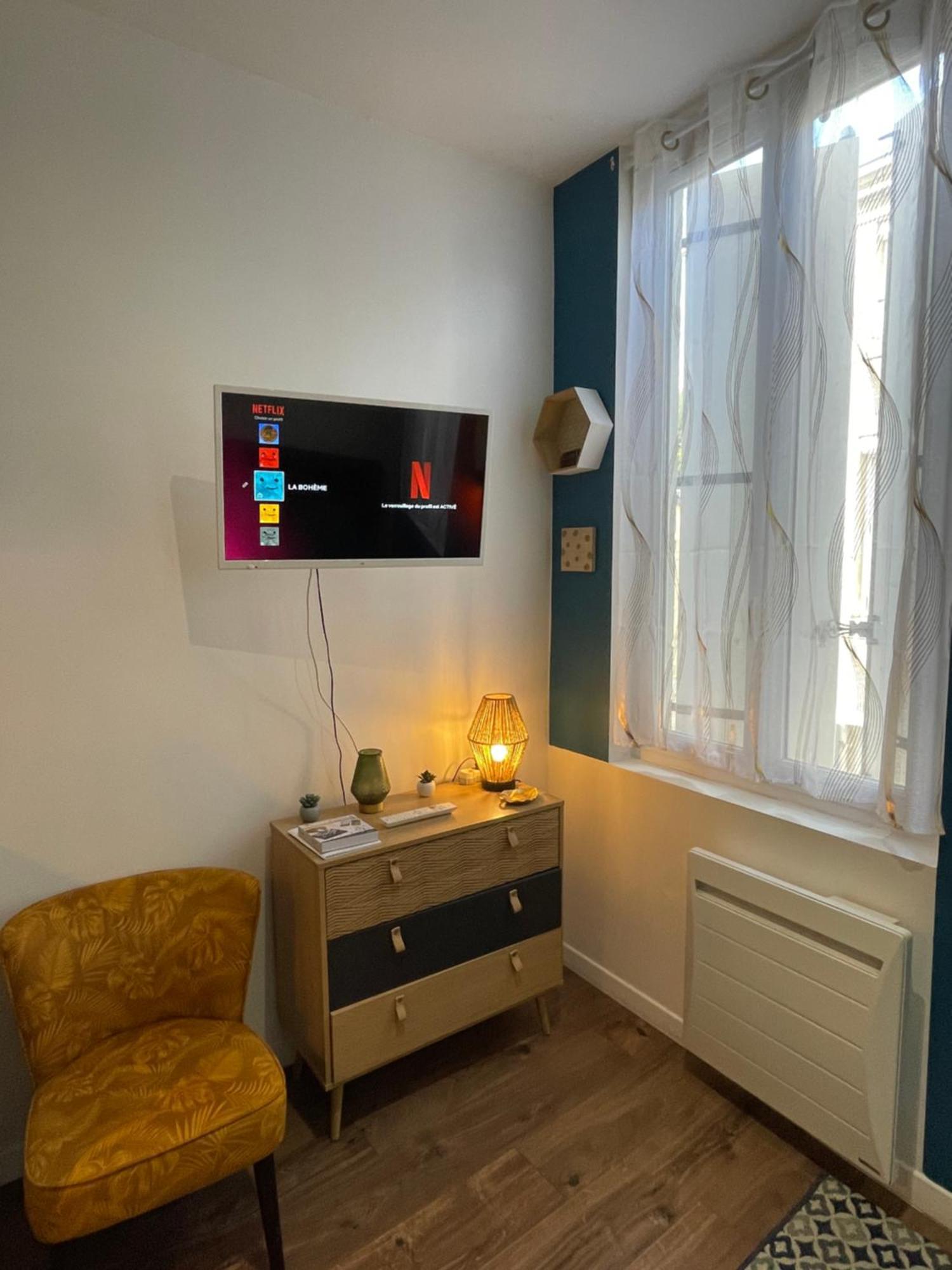 Apartamento Chez Jean-Yves Et Zoe - La Boheme - Au Calme, Tres Propre, Proche Parkings Niort Exterior foto