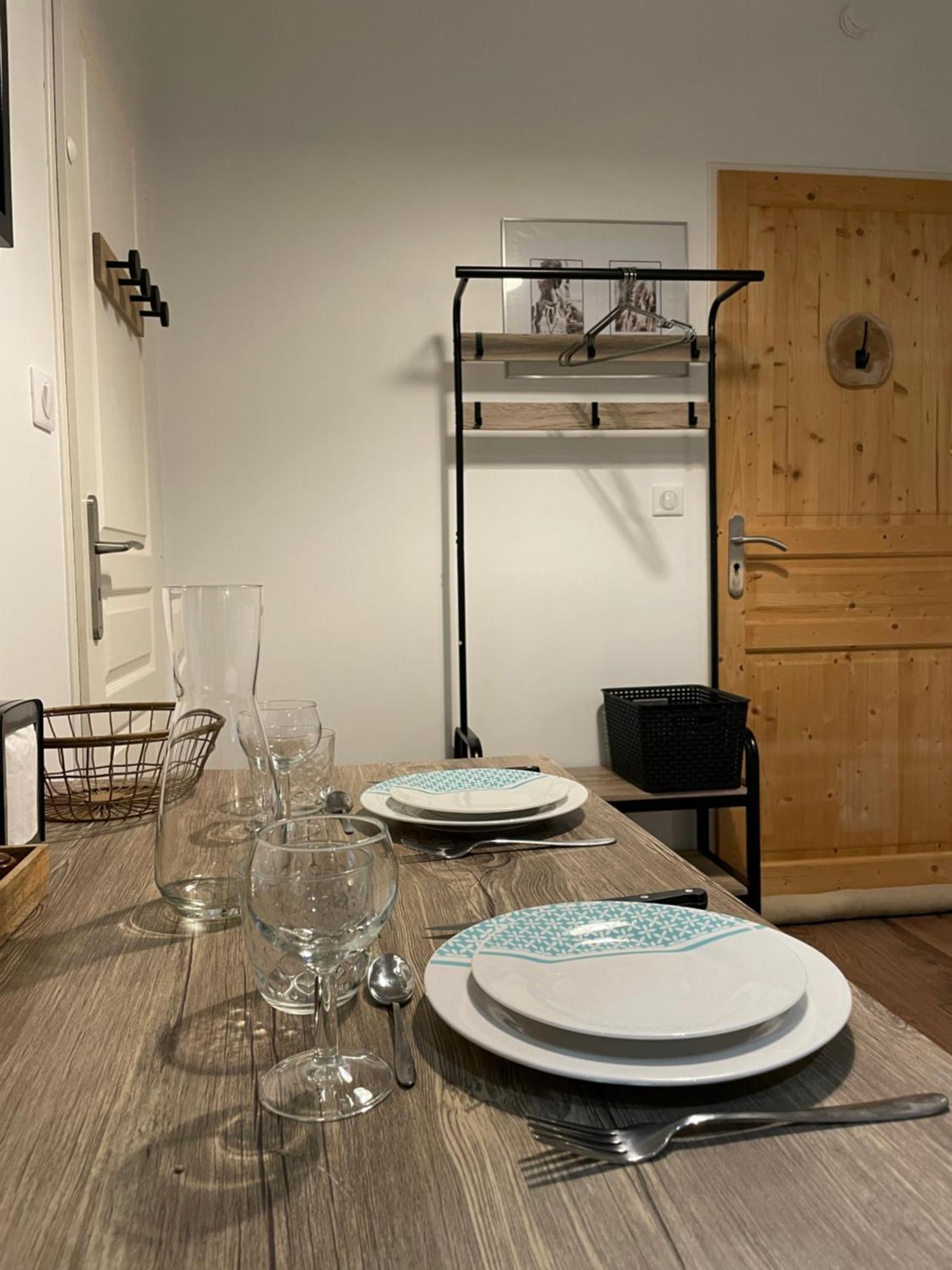 Apartamento Chez Jean-Yves Et Zoe - La Boheme - Au Calme, Tres Propre, Proche Parkings Niort Exterior foto
