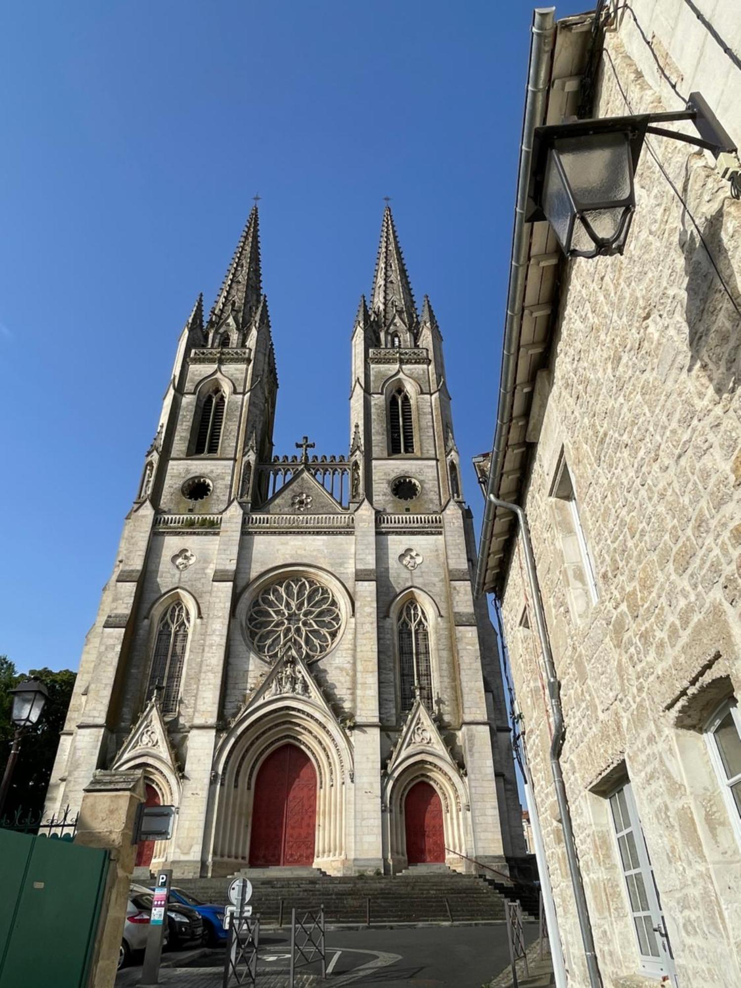 Apartamento Chez Jean-Yves Et Zoe - La Boheme - Au Calme, Tres Propre, Proche Parkings Niort Exterior foto